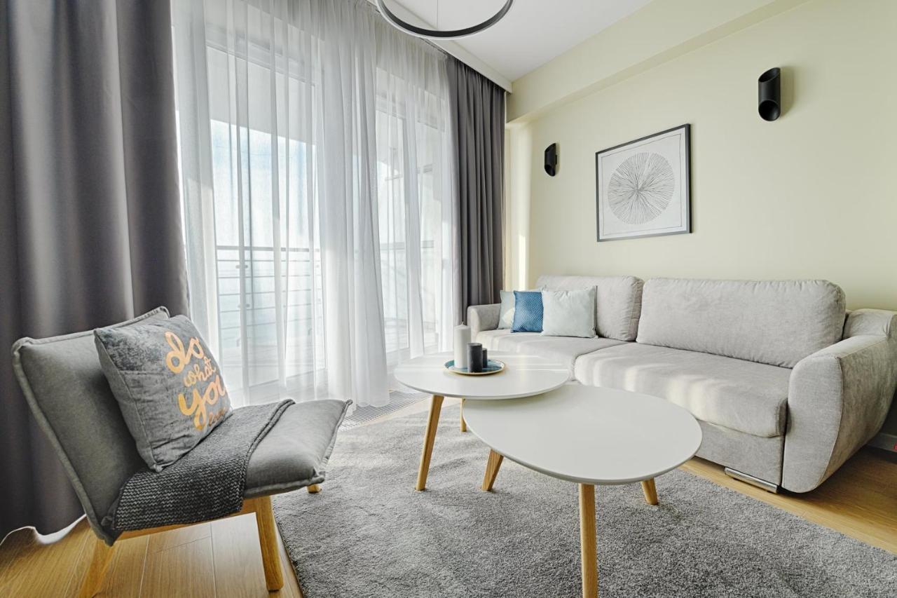 Sea Breeze Apartment *